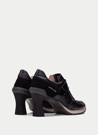 zapatos abotinado saigon negro - hispanitas