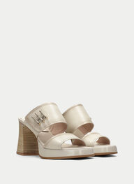 outlet sandalias tacón tahiti crema - hispanitas