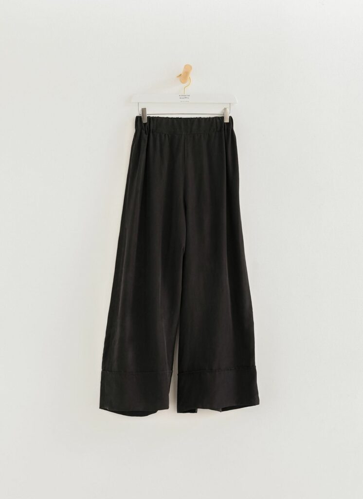 pantalones negros anchos mujer