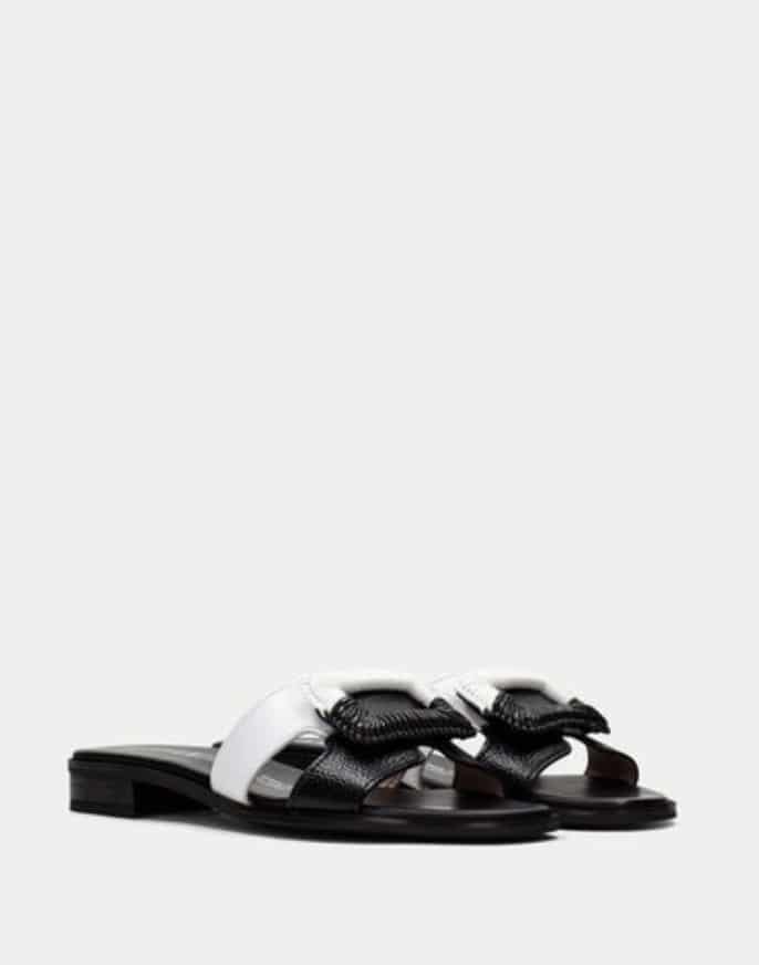 sandalias de color negro